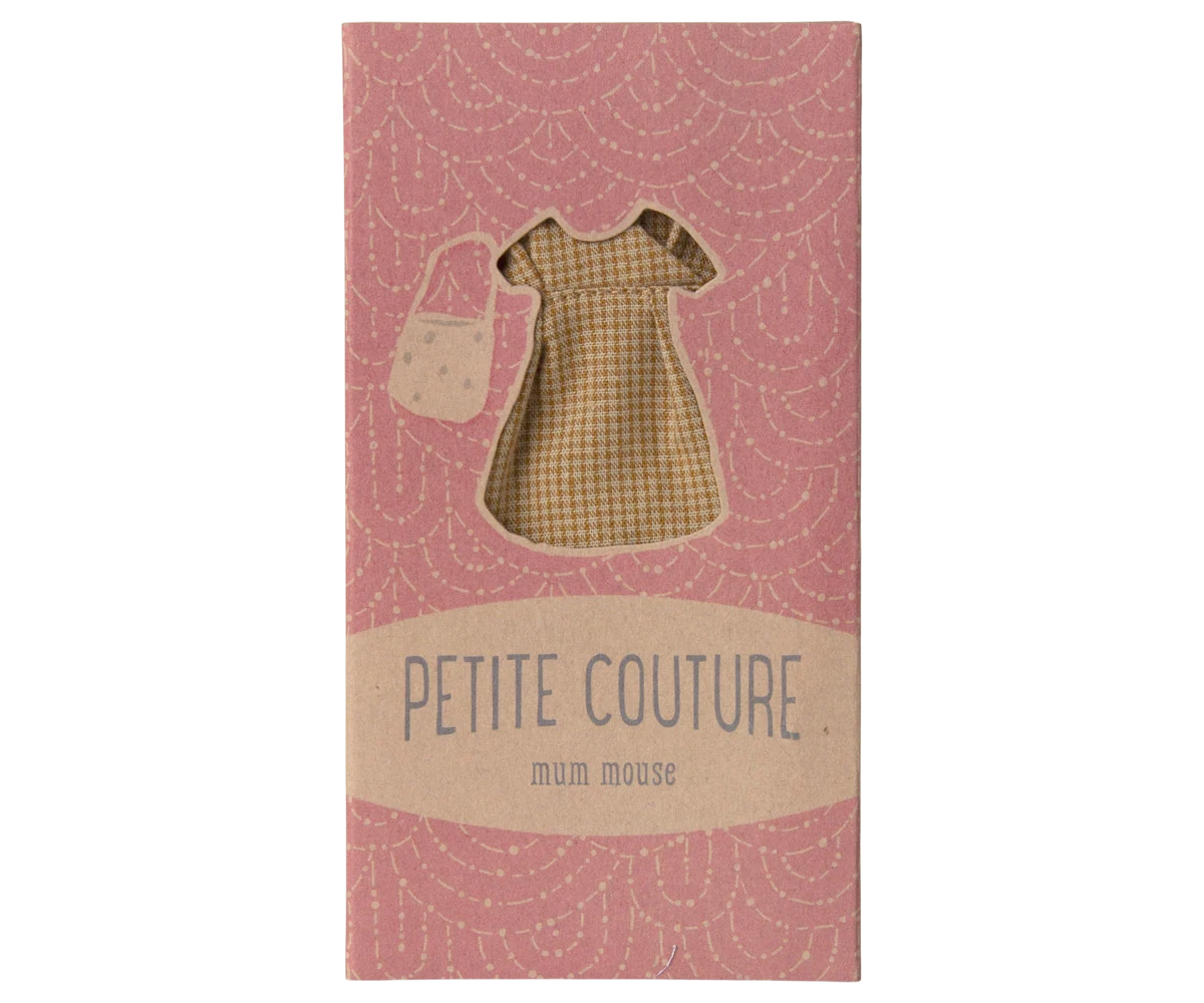 Yellow check Maileg dress and cheese purse for Mum Mouse, displayed in a pink box.