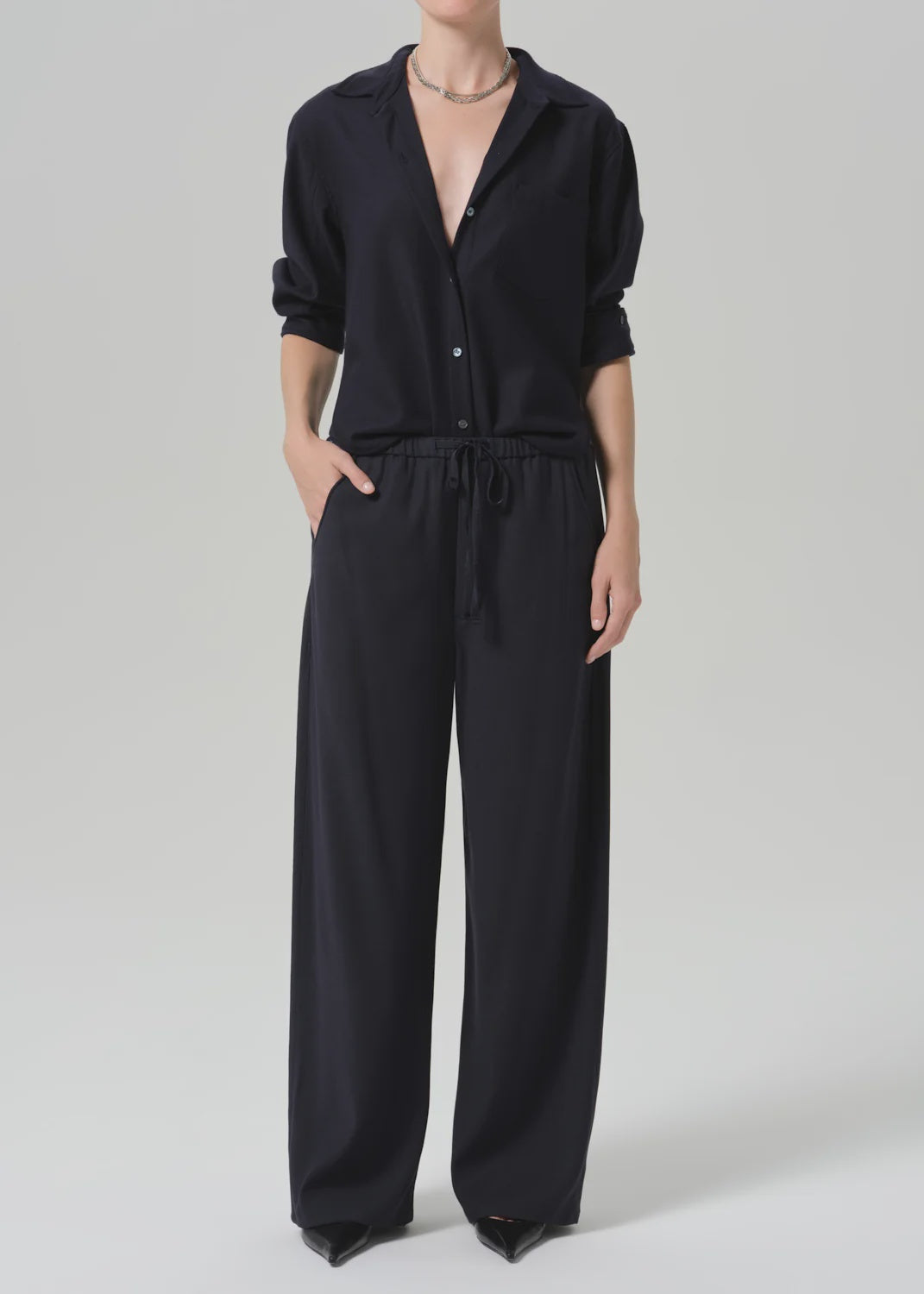 Aurora Pull On Portofino Twill pant by Citizens Of Humanity in a light setting, styled with hand in pocket.