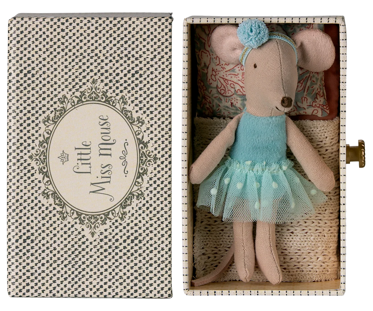 Maileg Little Sis Dance Mouse in blue dress and headband with patterned daybed, presented in Maileg gift box.