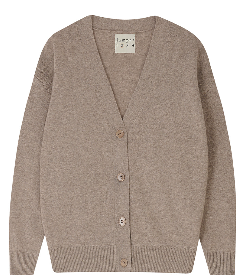 The Oversize Cardigan from Jumper 1 2 3 4/CR2 is a beige cashmere piece with long sleeves, a V-neck, and four wooden buttons. It features a ribbed hem and cuffs, offering an oversized fit for ultimate comfort.