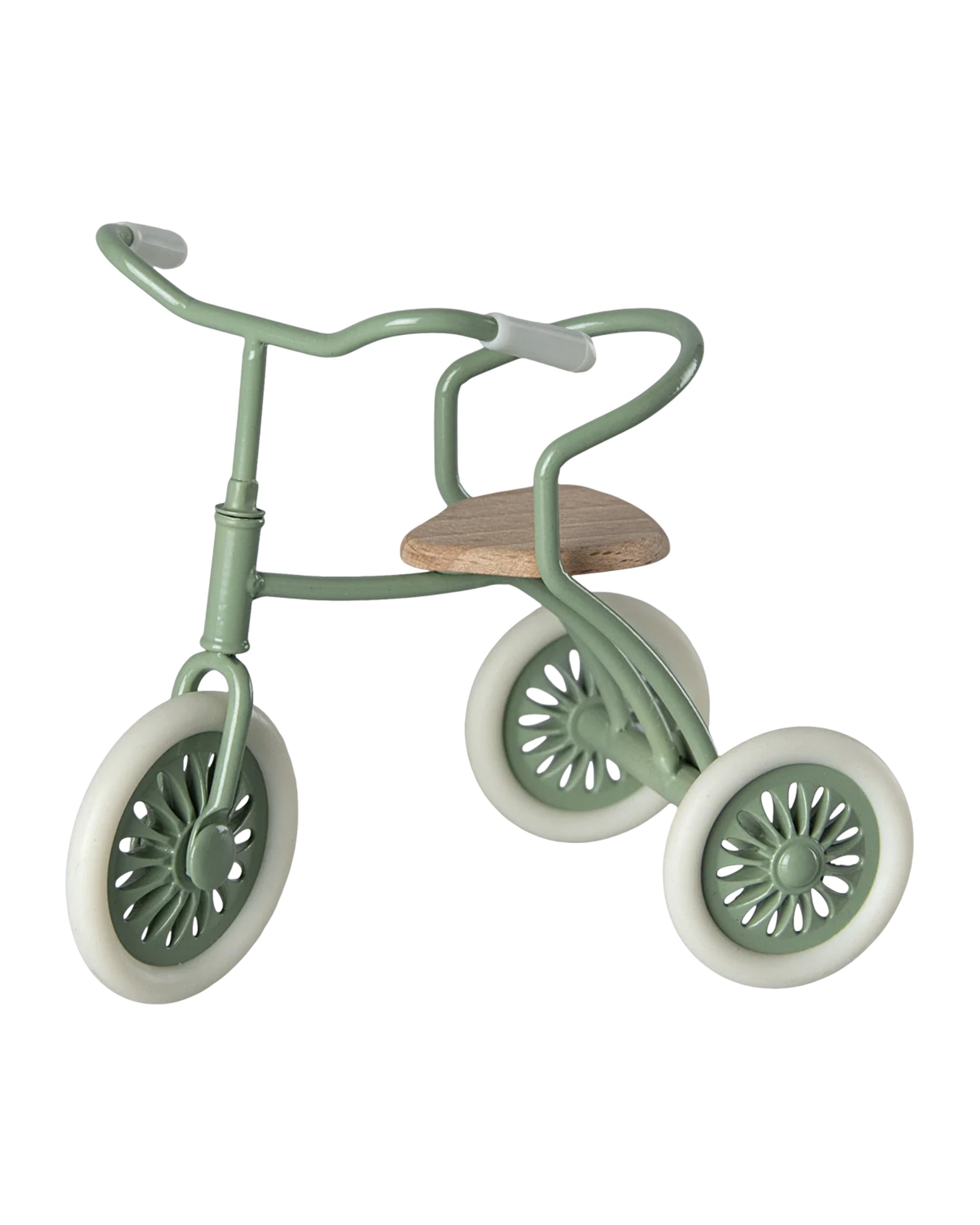 Maileg metal tricycle with wooden seat and curved handlebars, Abri a Tricycle by Maileg, perfect for playroom adventures.